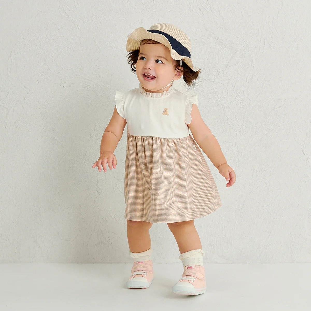 Elegant Straw-Style Ribbon Hat