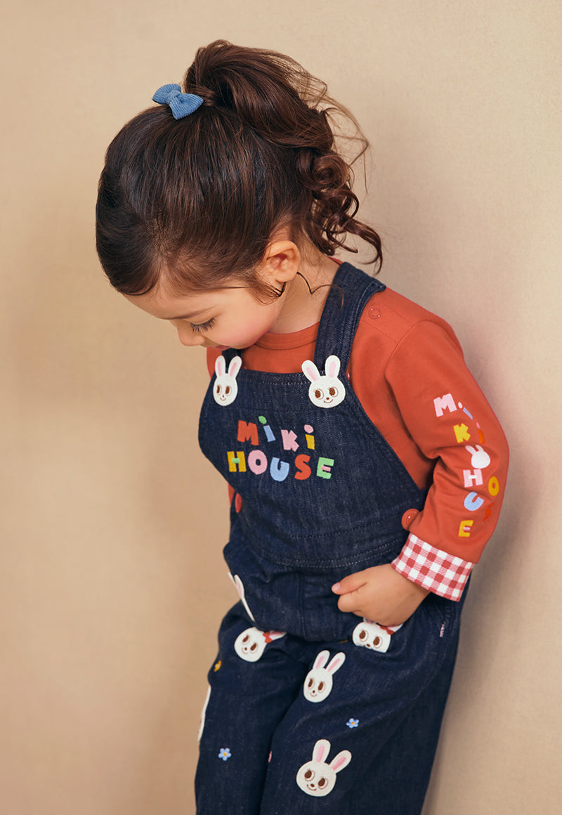 Long-sleeved T-shirt for the seasonal transition