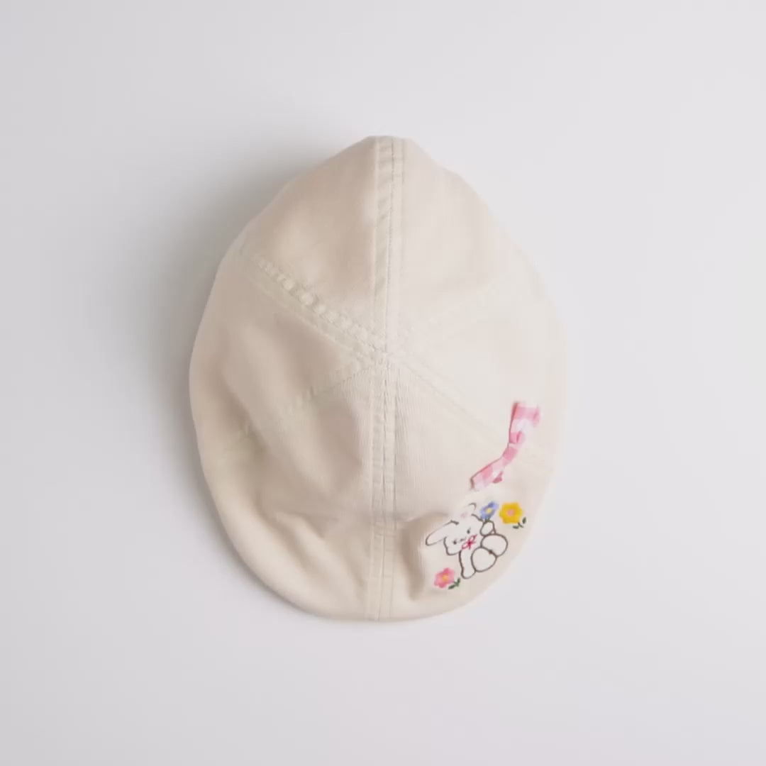 Chieco Saku White Snow Corduroy Newsboy Cap