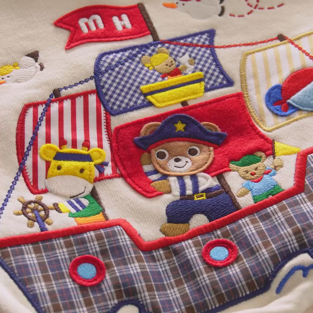 Wonder Theme Park Pucchi Sweatshirt